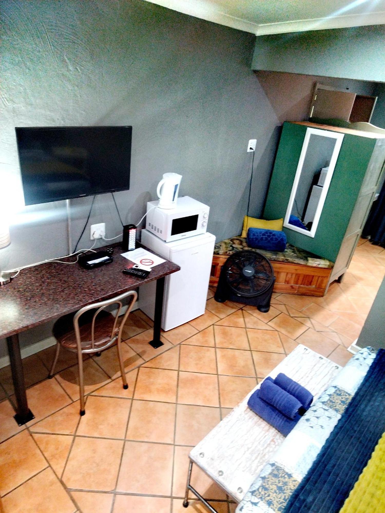 Mookgophong Africas Eden Guesthouse מראה חיצוני תמונה
